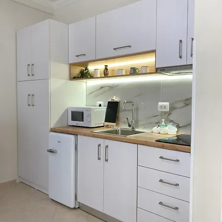 In Uje I Ftohte Apartament