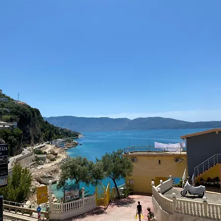 In Uje I Ftohte Lägenhet Vlorë